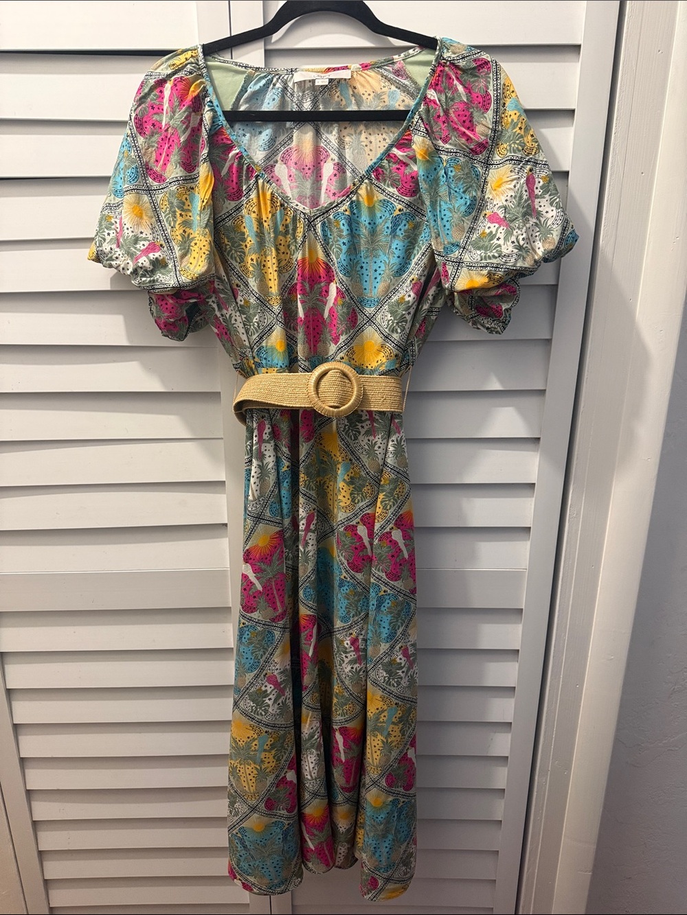 LOFT Colorful Puff-Sleeve Midi Dress. Size 6